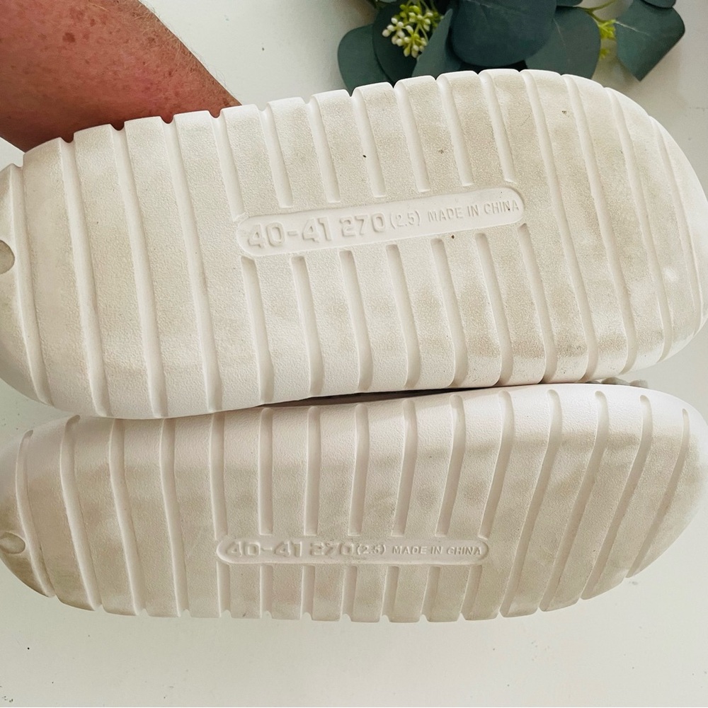 Plush Ribbed Slippers - Picture 6 of 8